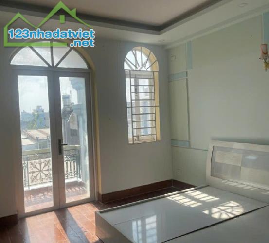 Chủ gửi: Cần bán nhà, giảm 300tr, còn 6ty499, 4x23m, 4 tầng, xe hơi vào nhà, Thới An, Q12 - 1