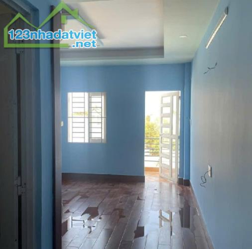 Chủ gửi: Cần bán nhà, giảm 300tr, còn 6ty499, 4x23m, 4 tầng, xe hơi vào nhà, Thới An, Q12 - 3