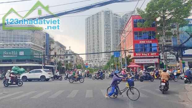 Mặt tiền kinh doanh ngay Pegasuite ngang 4m chỉ 11 tỷ nhỉnh
