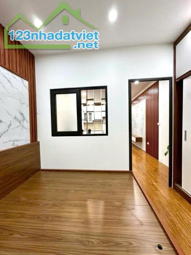 TẬP THỂ PHỐ BÀ TRIỆU - SÁT HỒ GƯƠM - KHU VỰC VIP NHẤT THÀNH PHỐ CHỈ NHỈNH 3tỷ - 2