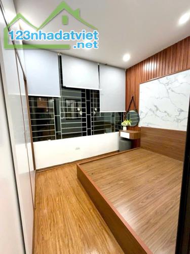 TẬP THỂ PHỐ BÀ TRIỆU - SÁT HỒ GƯƠM - KHU VỰC VIP NHẤT THÀNH PHỐ CHỈ NHỈNH 3tỷ - 3