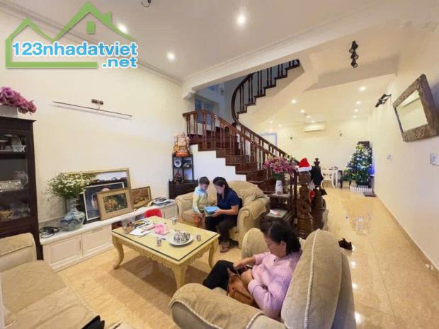BÁN NHÀ PHỐ TÔ NGỌC VÂN, Ô TÔ VÀO NHÀ, CÁCH HỒ 30M, SIÊU HIẾM, DT 65M2*MT 5M*GIÁ 21.5 TỶ - 4