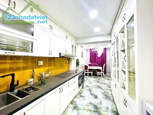 HIẾM !!! 9 TỶ X TL MẠNH - NHÀ QUẬN 10 CÓ THANG MÁY - HẺM XE HƠI - 5 TẦNG 3PN LỚN MỞ VP CTY - 1
