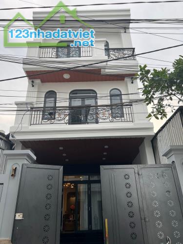 BÁN NHÀ 03 TẦNG, MÊ ĐÚC MỚI VĨNH NGỌC,HẺM Ô TÔ LƯƠNG ĐÌNH CỦA NGAY UBND XÃ VĨNH NGỌC, GẦN
