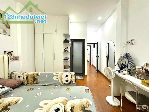 RẺ HIẾM !!! CHỈ 7 TỶ X TL TỐT - LÝ THƯỜNG KIỆT QUẬN 10 KHU VIP - XE HƠI ĐẾN NHÀ 50M2 3 LẦU - 3