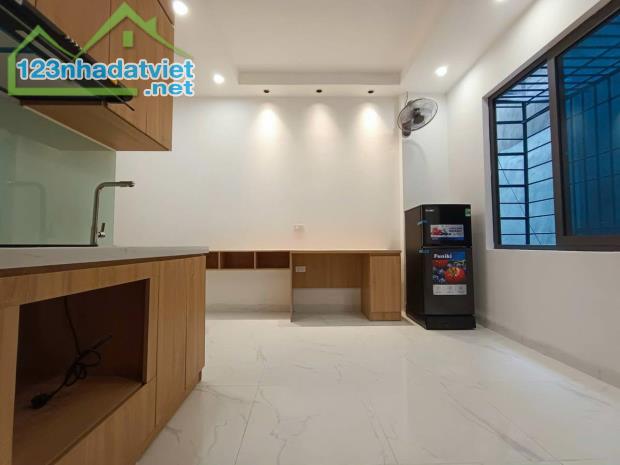 Bán Tòa Căn Hộ Dịch Vụ Đội Cấn, Ba Đình 50m 9 Phòng Khép Kín Dòng Tiền Cao Giá 9,45 Tỷ - 2