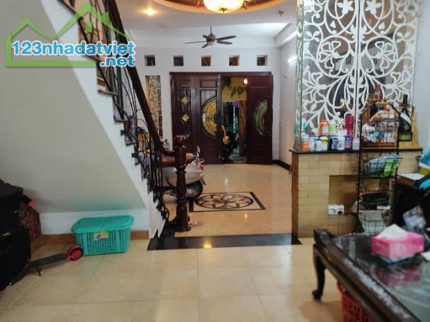Bán nhà 82m2, HXT, 5 tầng, 6PN, 8WC, đường Hồ Văn Huê, P9. - 2