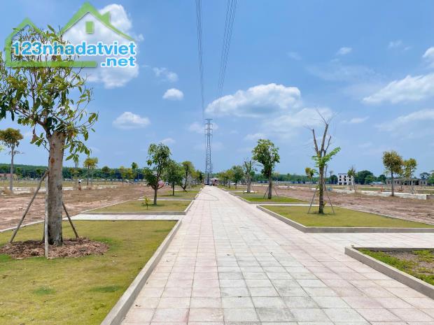 Sang nhượng nền 70m2 gần hồ bơi trung tâm Alana City - 1