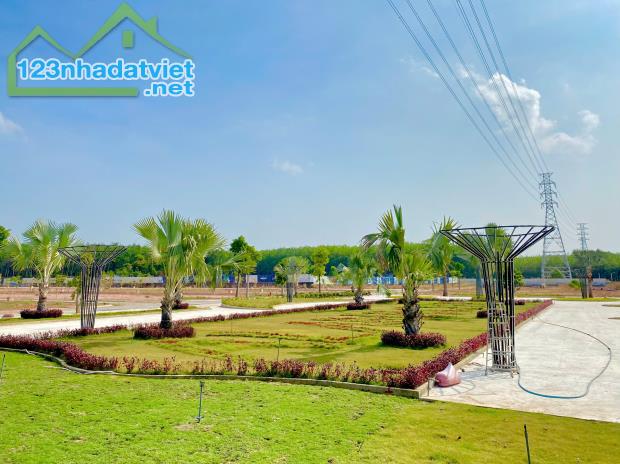 Sang nhượng nền 70m2 gần hồ bơi trung tâm Alana City