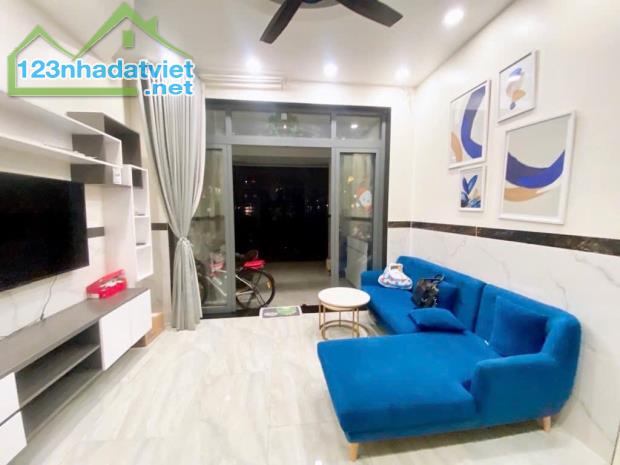 81m2 - 4 TẦNG BTCT - P. PHÚ HỮU TP. THỦ ĐỨC NGUYỄN DUY TRINH - Ô TÔ VÀO NHÀ - 2