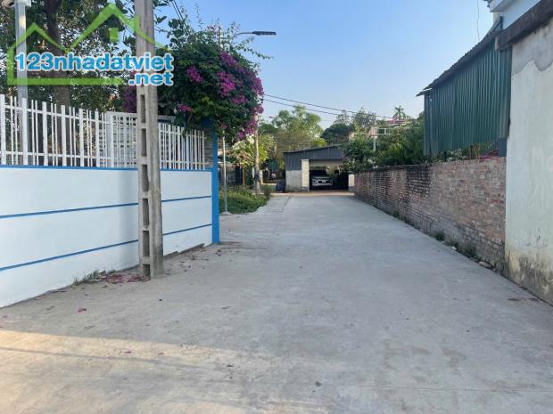 BÁN LÔ ĐẤT YÊN MỸ – CÓ SÂN RỘNG TRƯỚC NHÀ – GIÁ TỐT
Diện tích: 100,4m² - 1