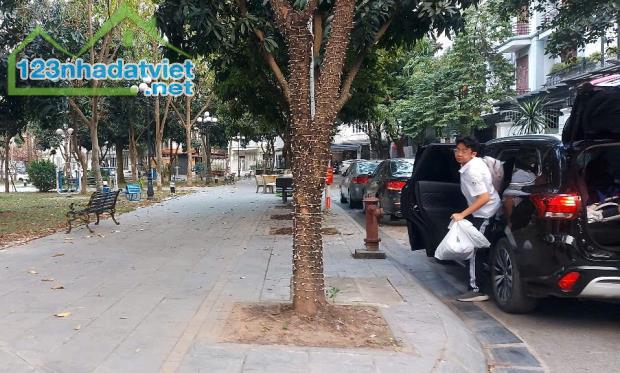 BIỆT THỰ LÔ GÓC 4 TẦNG –SÀI ĐỒNG –LONG BIÊN –155M² –VIEW CÔNG VIÊN –GẦN AEON –CHỈ 39.5 TỶ - 2