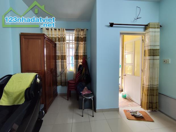 Về quê an dưỡng tuổi già, cần bán gấp nhà đẹp 3 tầng hẻm xe hơi Thoại Ngọc Hầu chỉ 7.x tỷ.