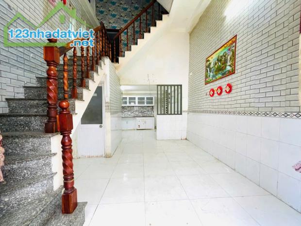 Bán nhà Cô Giang 30m2 hẻm 3,5m cách MT 1 căn – Giá 6,5 Tỷ tl. - 1