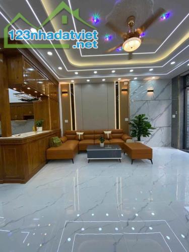Bán Biệt Thự MiNi Hà Bổng Trung Mỹ Tây, 60m2, 2 Tầng Đường 8m Thông Tứ Tung, cực đẹp