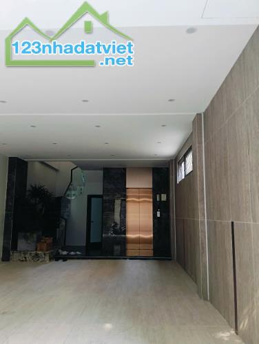 HÀNG ĐỘC PHỐ TRẠM BÁN NHÀ 45M2 ,THANG MÁY, NGÕ Ô TÔ ,NÔNG ,THÔNG GẦN PHỐ 8.X TỶ