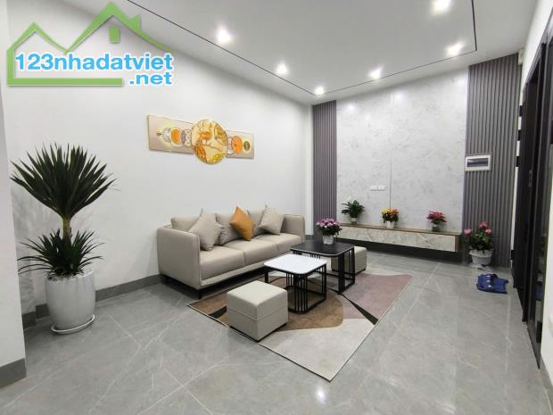 HÀNG ĐỘC PHỐ TRẠM BÁN NHÀ 45M2 ,THANG MÁY, NGÕ Ô TÔ ,NÔNG ,THÔNG GẦN PHỐ 8.X TỶ - 1