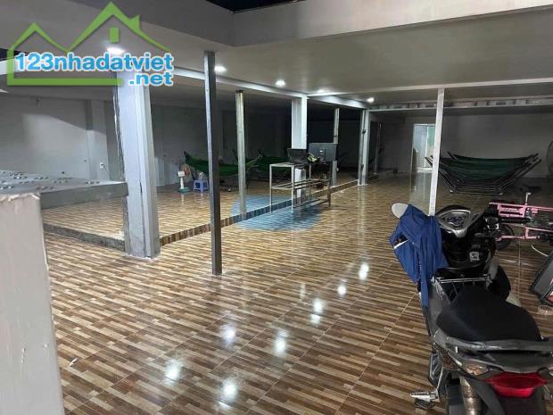 Cho thuê MTKD Dt 9.2 * 19m đường Thoại Ngọc Hầu, Tân Phú - 2