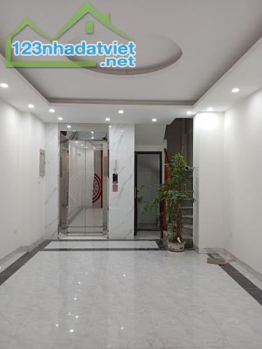 Hiếm- Tây Hồ- Ngõ 603 Lạc Long Quân- 7 tầng thang máy- Mặt tiền 4m- Sổ nở hậu- 8.75 tỷ - 1