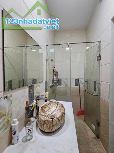 BÁN NHÀ VÕ THỊ SÁU - TRUNG TÂM HAI BÀ TRƯNG - 2 MẶT THOÁNG - 6 TẦNG THANG MÁY - Ở SƯỚNG, C - 5