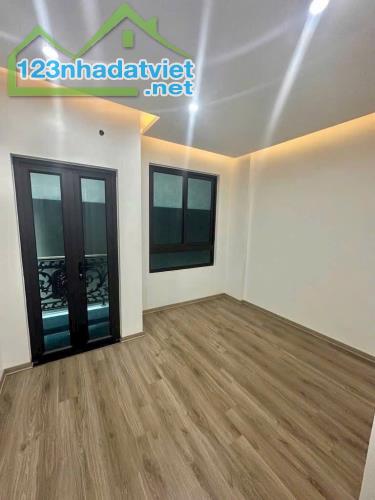 Nhà đẹp Đống Đa ,Kinh doanh, DT 40m, 5 Tầng , giá 10,8 Tỷ - 2