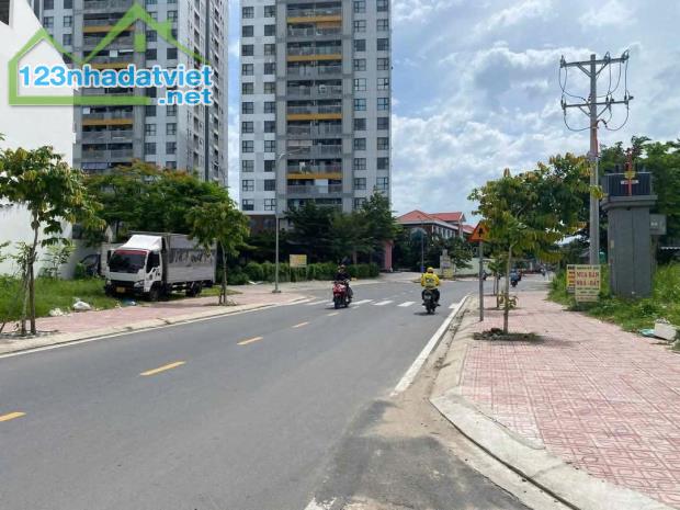 --Bán nhà hẻm xe hơi Âu Cơ, phường 9, quận Tân Bình; 40m2 - chỉ 6,3 tỷ - 1