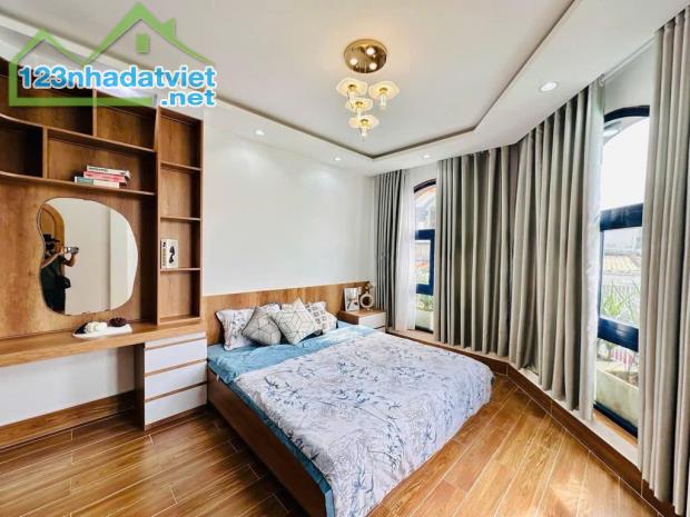 Nhà 3 Tầng HXH - DTSD: 130m2  - 3PN.4WC - 4 TẦNG - GÒ VẤP - Giá 6,75Tỷ TL - 3