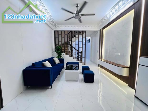 BÁN NHÀ THỊNH QUANG – ĐỐNG ĐA GẦN PHỐ THÁI THỊNH, 2 THOÁNG, NGÕ RỘNG, 5 TẦNG NỘI THẤT ĐẸP. - 5
