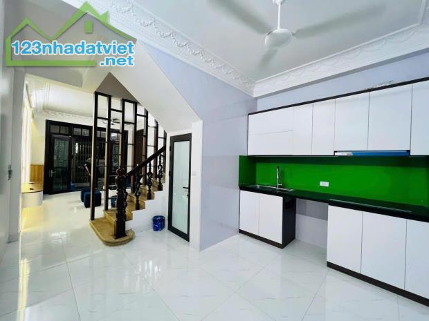 BÁN NHÀ THỊNH QUANG – ĐỐNG ĐA GẦN PHỐ THÁI THỊNH, 2 THOÁNG, NGÕ RỘNG, 5 TẦNG NỘI THẤT ĐẸP. - 1