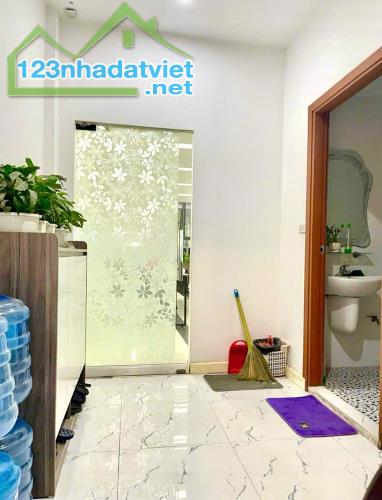 BÁN GẤP – TOÀ NHÀ MẶT PHỐ GIẢNG VÕ 85M2 x 6 TẦNG – GIÁ SOCK CHỈ 56 TỶ - 1