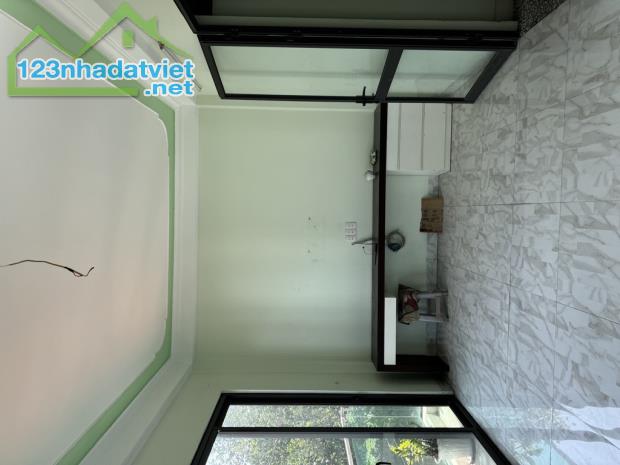 + Vị trí nhà thuộc Xóm trại Thôn Vang Cổ Loa, Ngay Cạnh Nhà VH, Mặt Tiền Rộng 6.1M Ô Tô Ng