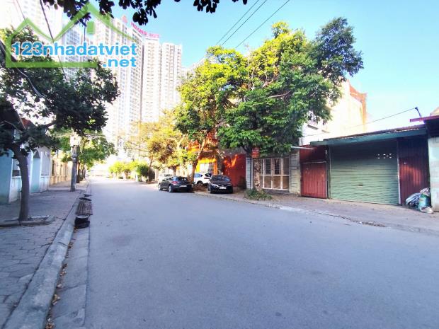 Bán đất mặt đường 633 Thiên Lôi - 82m, MT 5, Giá 6.56 tỉ, đường cực to