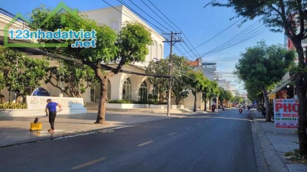 BÁN TOÀ NHÀ 6 TẦNG MẶT TIỀN NGUYỄN VĂN QUÁ 4X 20M NHỈNH 11 TỶ - 2