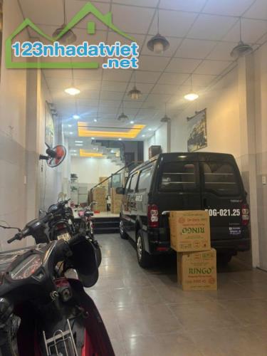 BÁN TOÀ NHÀ 6 TẦNG MẶT TIỀN NGUYỄN VĂN QUÁ 4X 20M NHỈNH 11 TỶ - 3