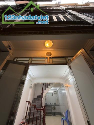 Cần bán nhà mặt phố Lê Hồng Phong, Ba Đình 50m2, 5 tầng, 16 tỷ.