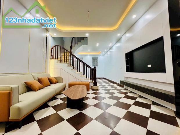Bán nhà ngõ 87 Hoàng Quốc Việt, Cầu Giấy, 56m2, 30m ôtô, 2 thoáng, 10 tỷ