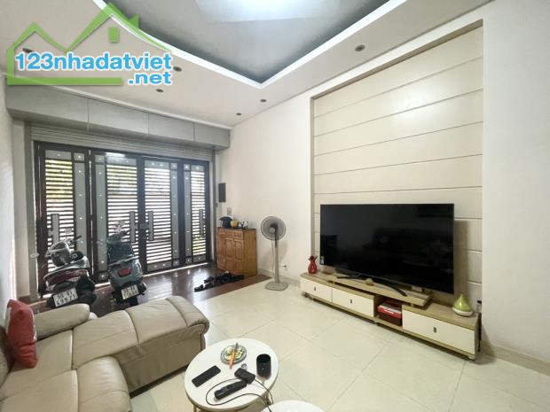 HẺM 9M Ô TÔ ĐẬU NGÀY ĐÊM - 3 TẦNG - 82M2 - KHU ĐỒNG BỘ VIP SÂN BAY - NGAY BỆNH VIỆN 175 - 4