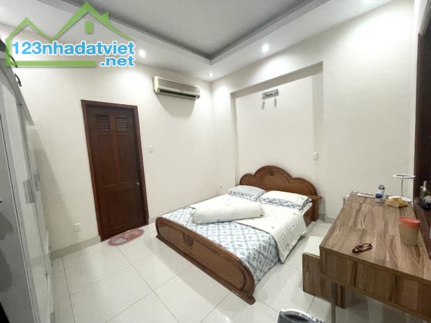 HẺM 9M Ô TÔ ĐẬU NGÀY ĐÊM - 3 TẦNG - 82M2 - KHU ĐỒNG BỘ VIP SÂN BAY - NGAY BỆNH VIỆN 175 - 2