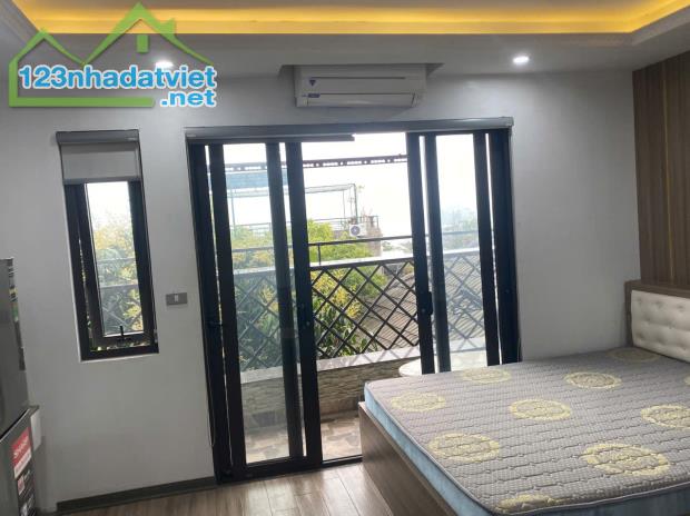 Cho thuê Căn hộ Apartment Full đồ cực xịn. Ban công View mặt hồ tại 193 Trích Sài. Chỉ 6tr - 5