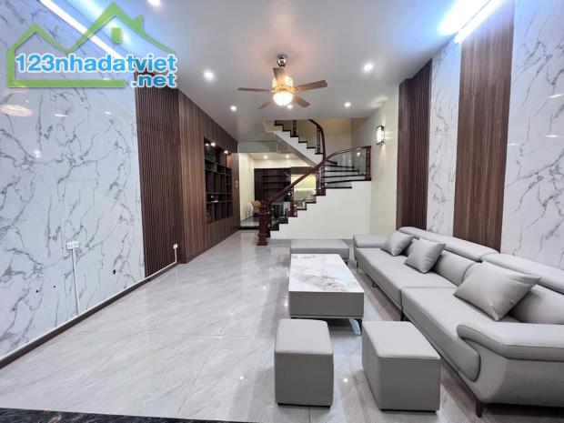 BÁN NHÀ MỚI XÂY QUAN HOA, CẦU GIẤY, 65M, 4 TẤNG, 5M,  13 TỶ 500, 40M RA MẶT PHỐ. - 1