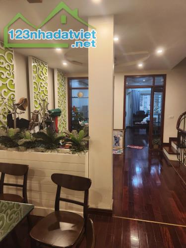 BÁN BIỆT THỰ 4 TẦNG HOÀNG MAI, PHÂN LÔ CAO CẤP, ĐƯỜNG 3 ÔTÔ TRÁNH, MẶT TIỀN RỘNG, 2 THOÁNG - 2