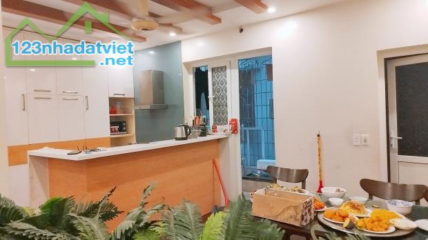BÁN BIỆT THỰ 4 TẦNG HOÀNG MAI, PHÂN LÔ CAO CẤP, ĐƯỜNG 3 ÔTÔ TRÁNH, MẶT TIỀN RỘNG, 2 THOÁNG - 1