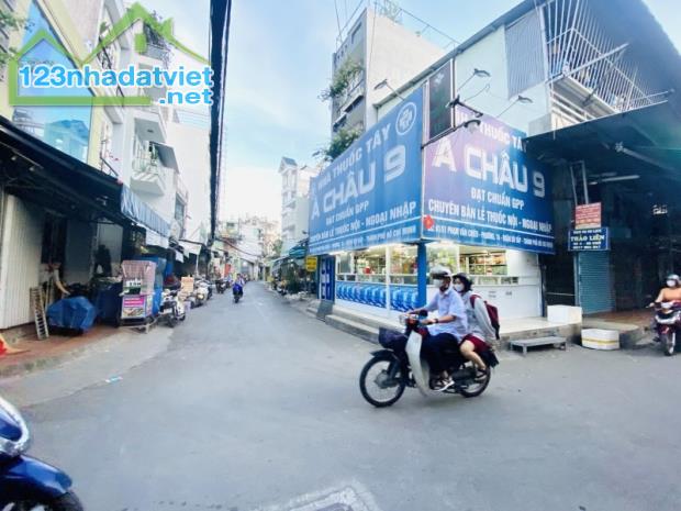 BÁN NHÀ LÔ GÓC 2 MẶT HẺM, HẺM XE TẢI, SÁT CHỢ, TRƯỜNG HỌC, DIỆN TÍCH 52M2, GIÁ CHỈ 5.6 TỶ. - 1