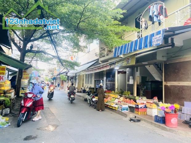 BÁN NHÀ LÔ GÓC 2 MẶT HẺM, HẺM XE TẢI, SÁT CHỢ, TRƯỜNG HỌC, DIỆN TÍCH 52M2, GIÁ CHỈ 5.6 TỶ. - 3