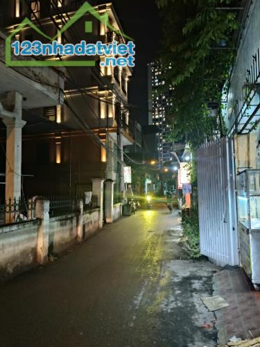 Bán nhà Cầu Cốc kinh doanh sầm uất ô tô thông 63m 4 tầng 9 tỷ