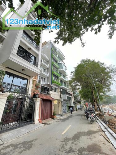 Bán nhà Mặt Phố Mai Anh Tuấn (Mặt Hồ Hoàng Cầu) 257/283m x 4Tầng, MT 8m 150 Tỷ