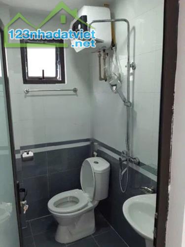 Cho thuê căn hộ CCMN Phố Khâm Thiên, Đống Đa 50m2, 2 ngủ, 8 Triệu ở gđ, nhóm ngoan