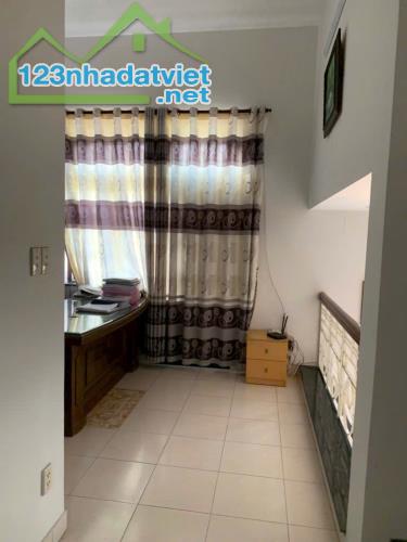 BIỆT THỰ GÓC 2 MT - LÝ PHỤC MAN, BÌNH THUẬN, Q7- DT: 133m²- Chỉ 14 TỶ TẶNG NỘI THẤT GỖ - 3