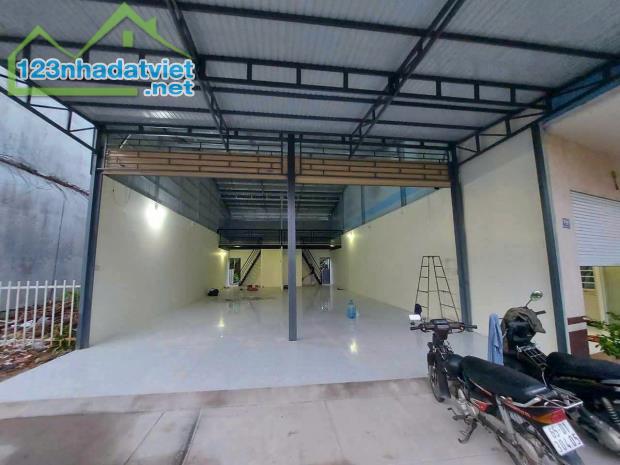 Cho thuê kho 160m2 sau lưng mobifone cái răng không cấm tải giá dưới 15 triệu