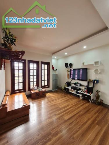 Bán nhà phân lô ô tô tránh phố Lạc Long Quân 26m2, 5 tầng lô góc 2 mặt tiền giá chỉ 7.4 tỷ - 1